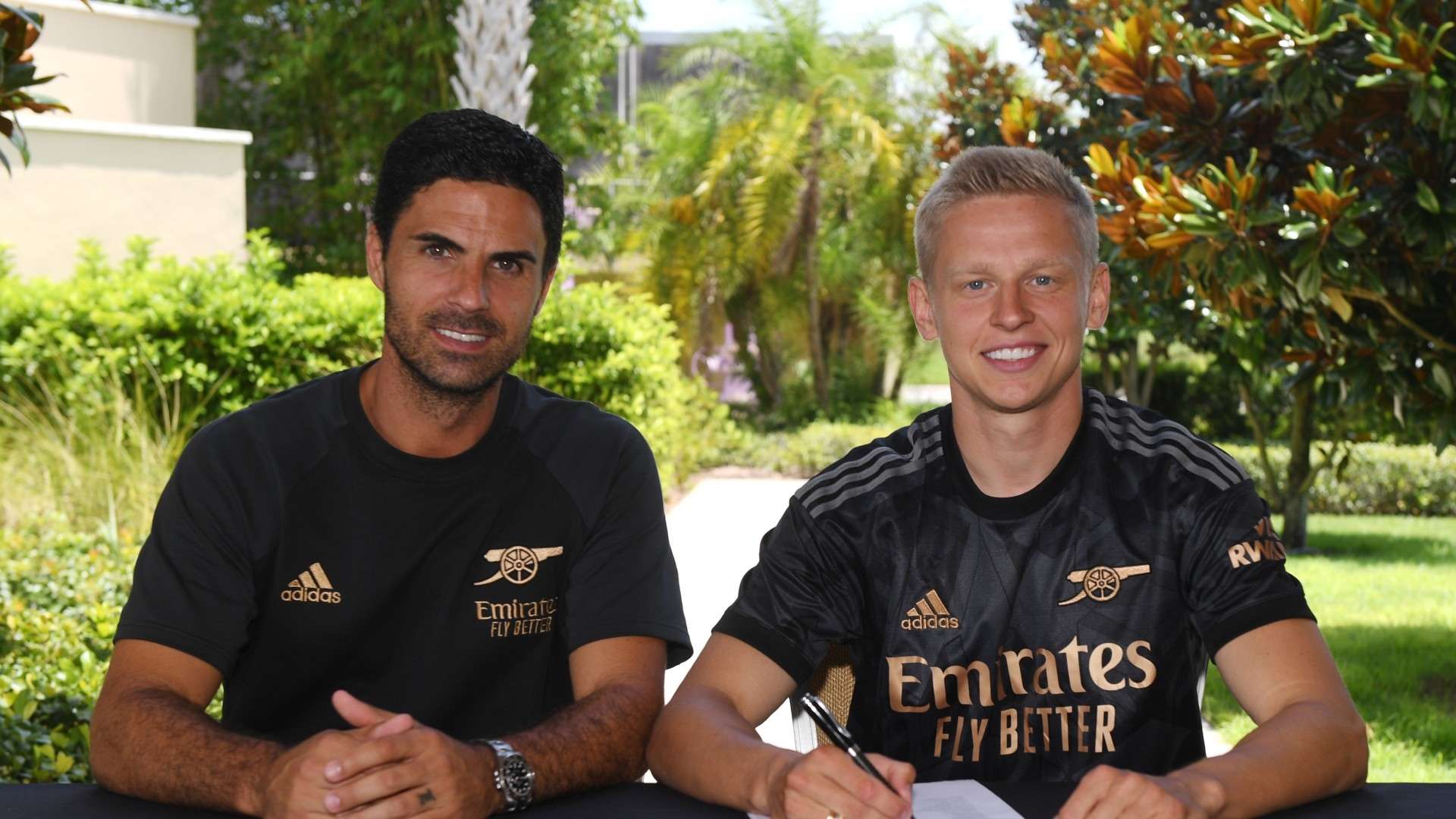 更加成熟地 更加成熟地