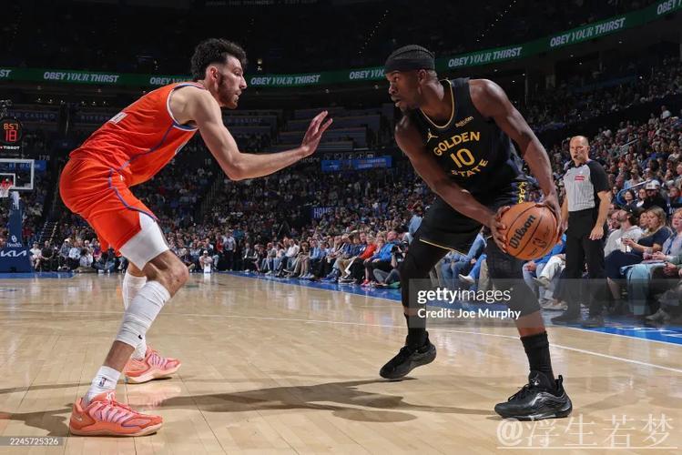 霍姆格伦以虎纹KD18亮相拉斯维加斯训练,开启新篇章! 霍姆格伦以虎纹KD18亮相拉斯维加斯训练,开启新篇章!