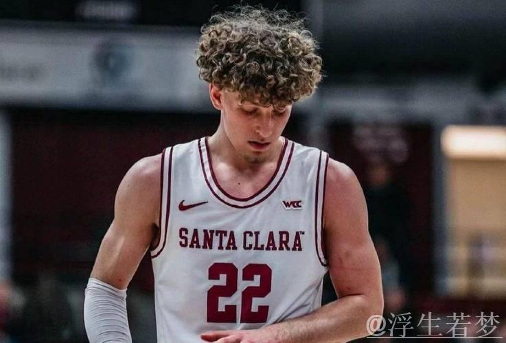 波杰姆斯基出战22分钟,投篮命中率低,取得2分2篮板4助攻 波杰姆斯基出战22分钟,投篮命中率低,取得2分2篮板4助攻